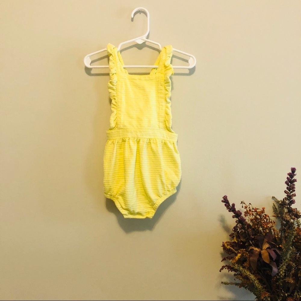 ✌🏼2/$10 | Cat and Jack Yellow Romper